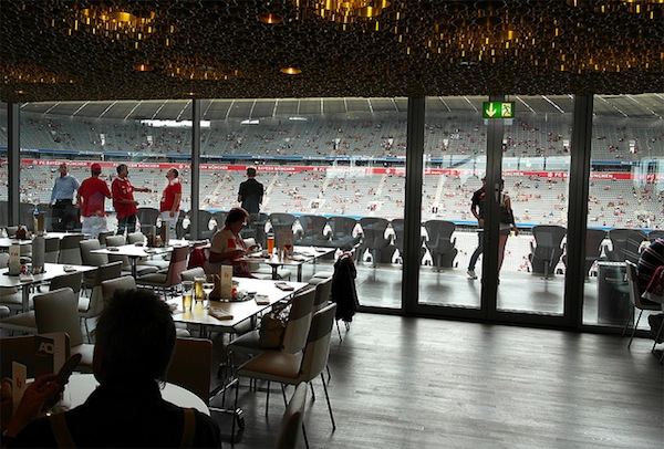 VIP LOUNGE